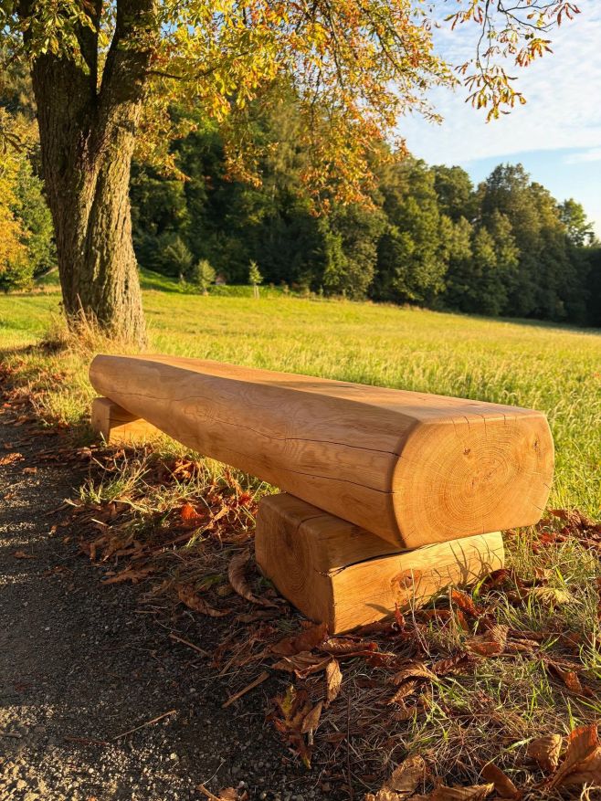Nová lavice ❤️ Masivní dub, poctivá ruční práce a kapka oleje pro zvýraznění krásy dřeva. Tahle lavice je důkazem, že...